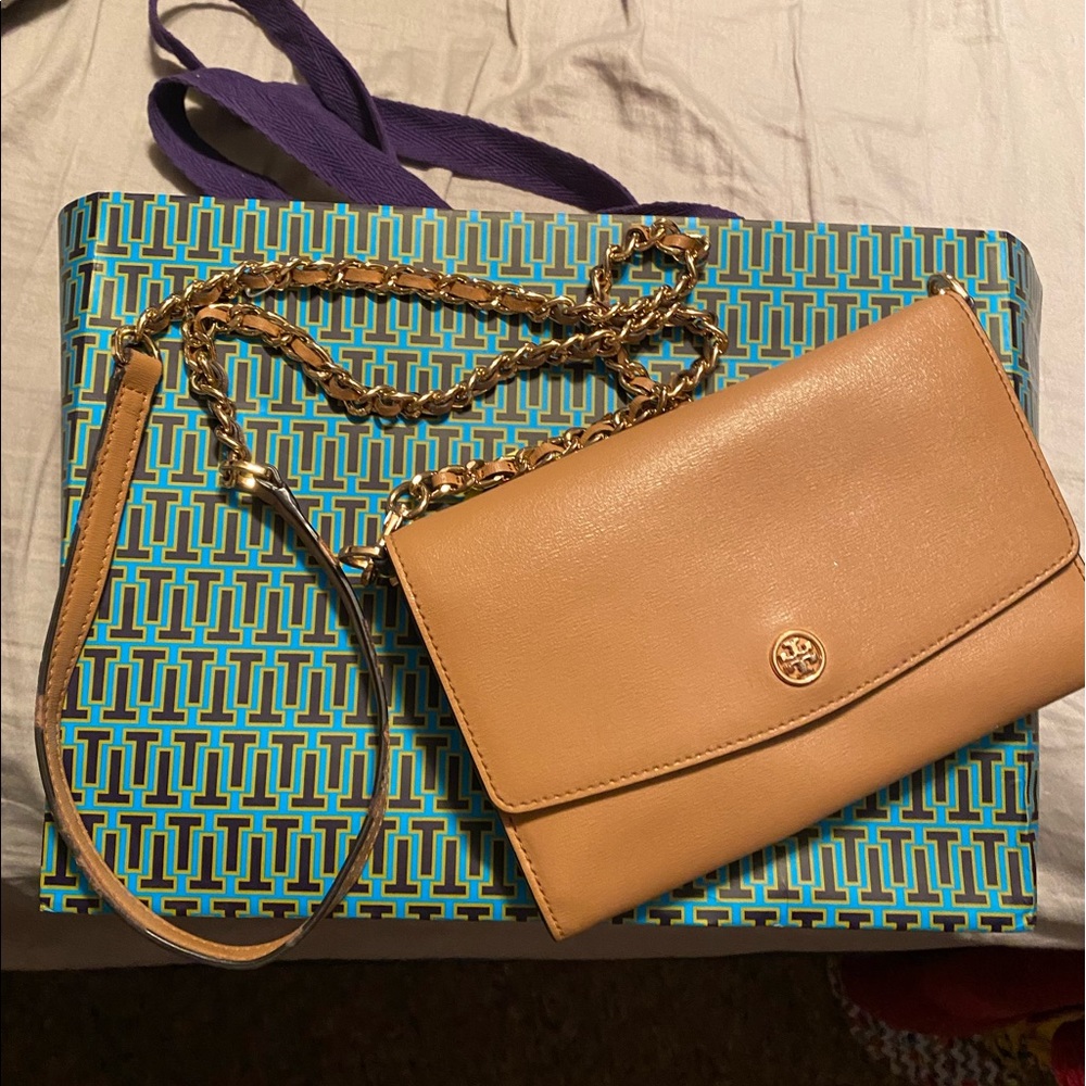 Tory Burch Robinson Chain Wallet